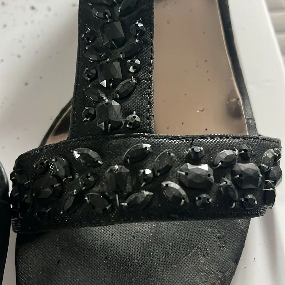 Attention Black Wedge Shoes with Classic Design - Picture 5 of 7